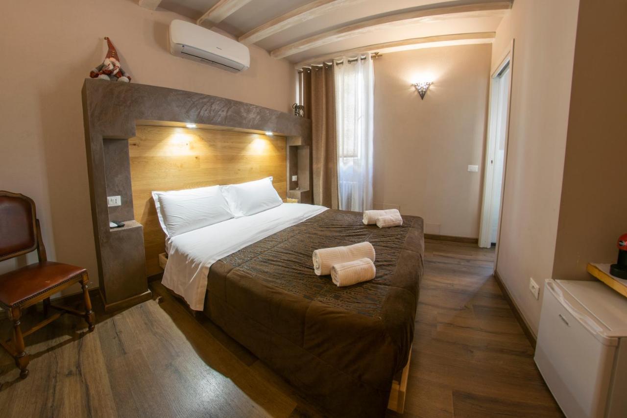 Marconi Rooms Alloggio Segreto Verona Exterior foto